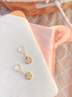 Lucky Charm Huggies in Gold (18K Gold-Plated)
